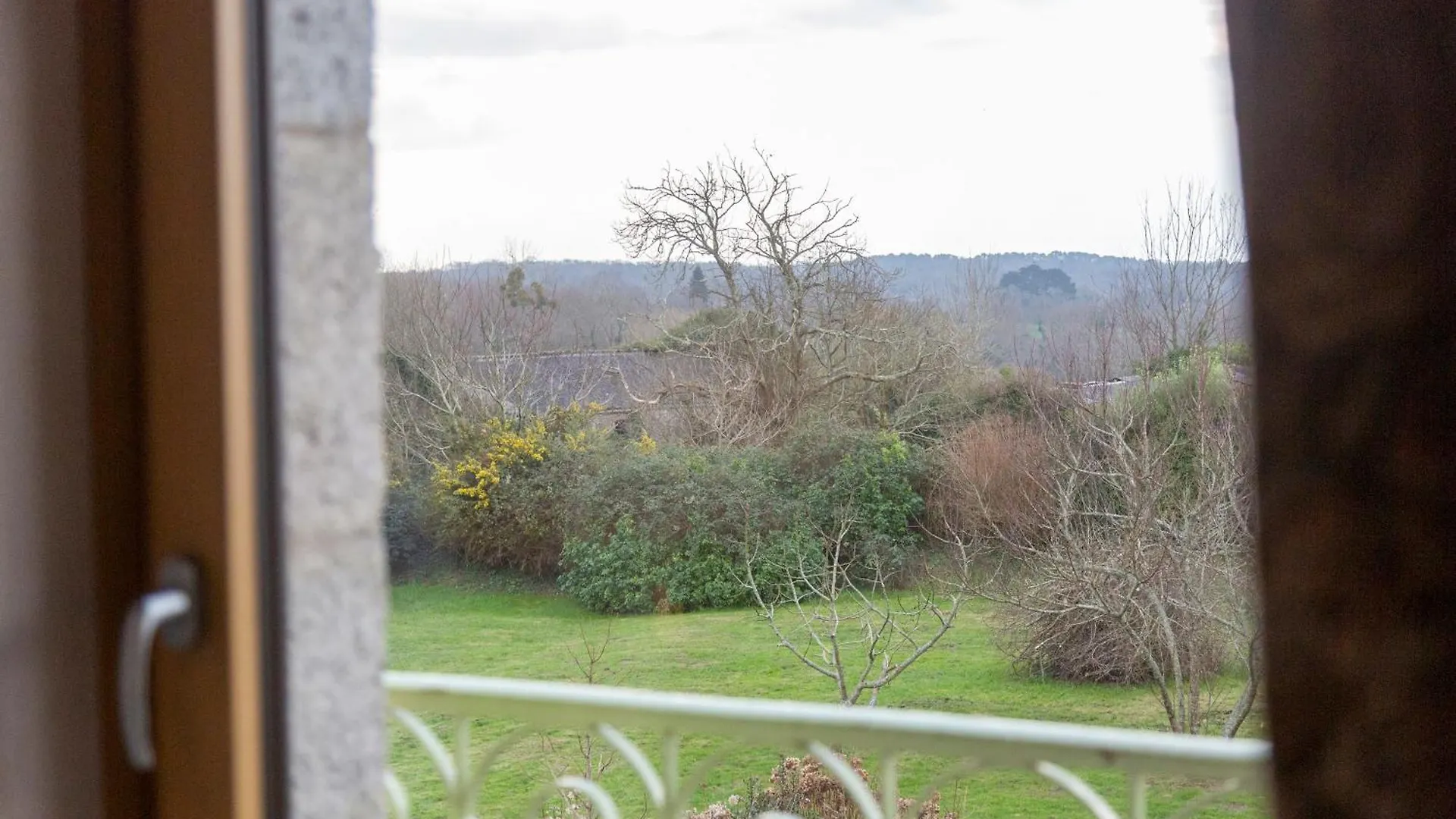 Les Logis De Kergoulou Bed and Breakfast Concarneau